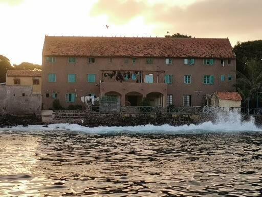 Auberge Mariama Ba Gorée Buitenkant foto